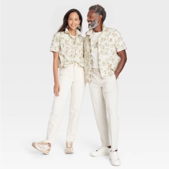 Black History Month Adult House of
NWT
Aama Print Short Sleeve Button-Down Shirt - Picture 2 of 5